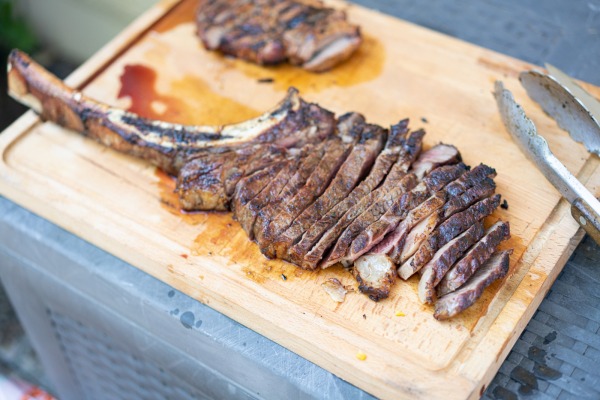 Wagyu Tomahawk Steak – esszettel
